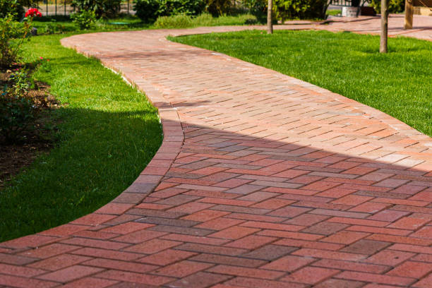 Best Decorative Driveway Pavers  in Lynwood, IL